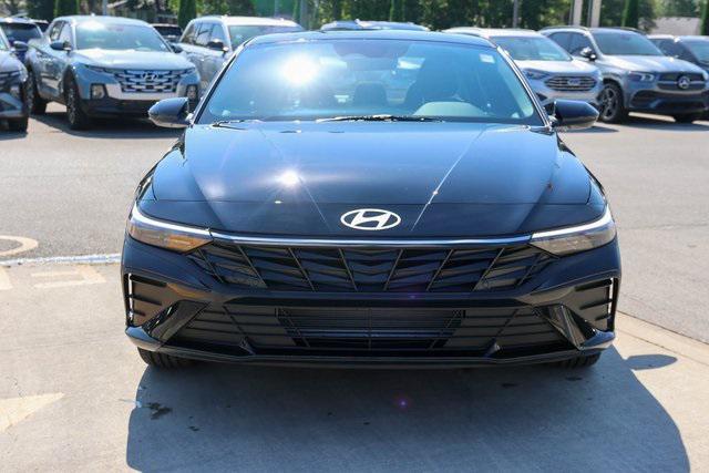 New 2025 Black Hyundai SEL Sport image 2