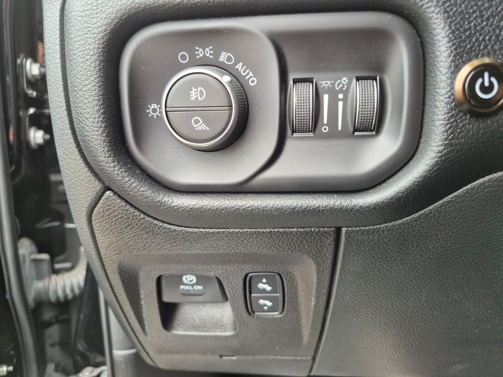 2022 Ram 1500 Laramie photo 15