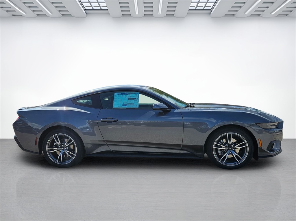 2025 Ford Mustang EcoBoost Premium photo 4