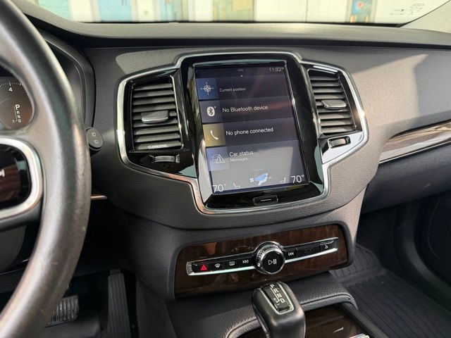 2016 Volvo XC90 T6 Momentum photo 21