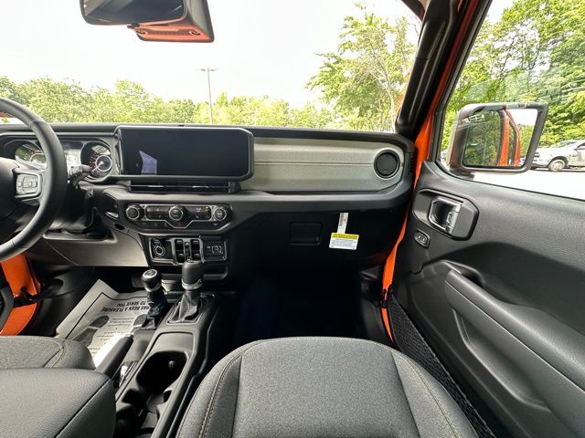 2025 Jeep Wrangler Sport S photo 27