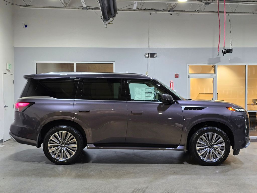 2025 Infiniti QX80 Luxe photo 4