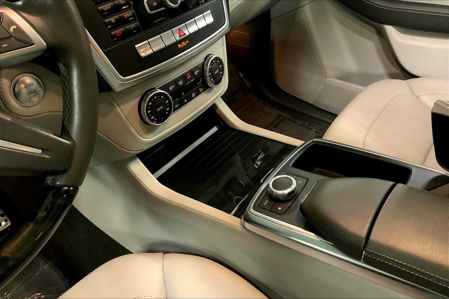 2015 Mercedes Benz ML 350 photo 14