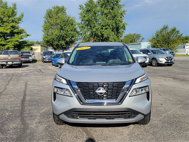 2022 Nissan Rogue SV photo 6