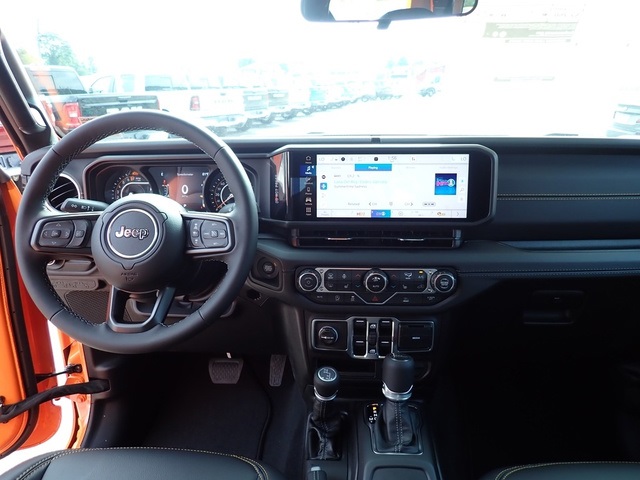 2025 Jeep Gladiator Sport photo 14