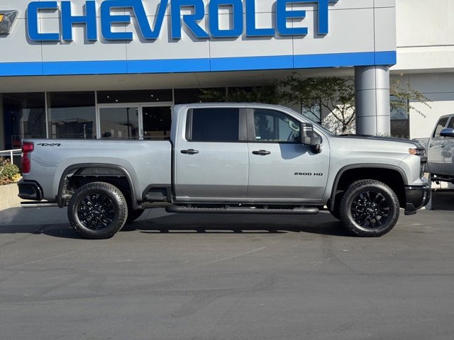 2026 Chevrolet Silverado 2500HD Custom photo 4