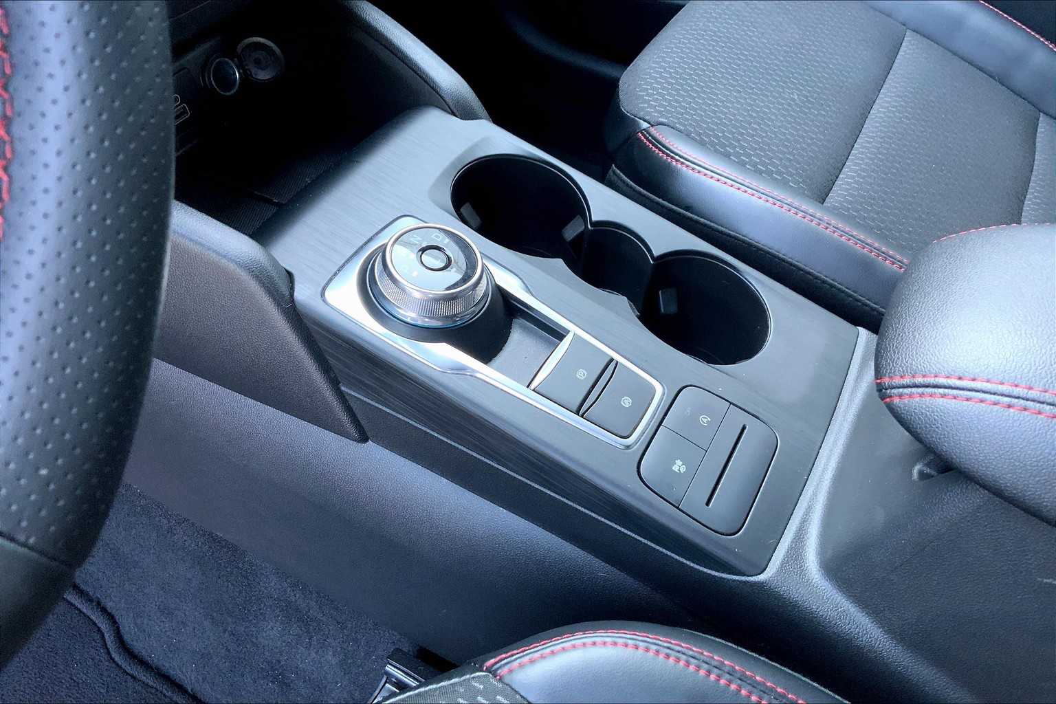 2025 Ford Escape ST-Line photo 14