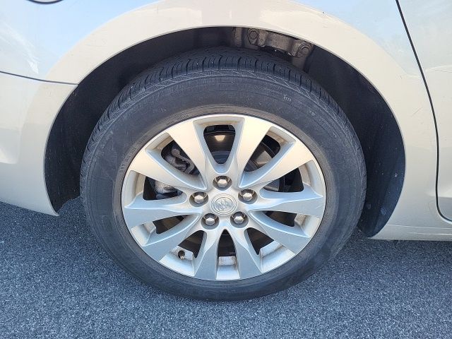 2015 Buick LaCrosse Base photo 14