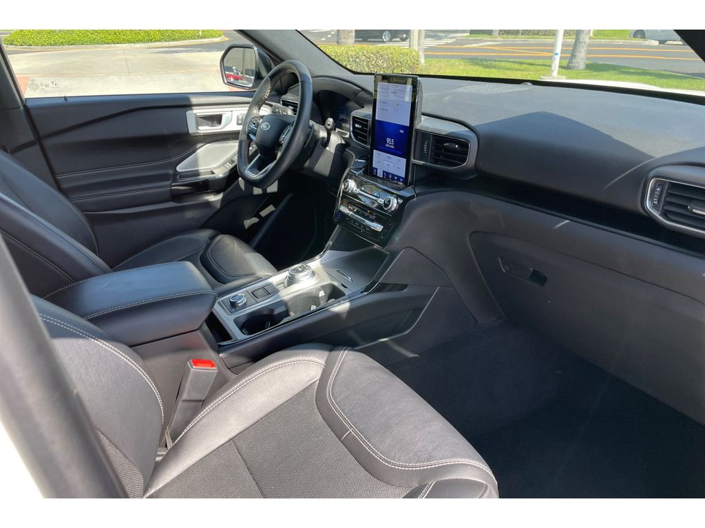 2023 Ford Explorer ST photo 19