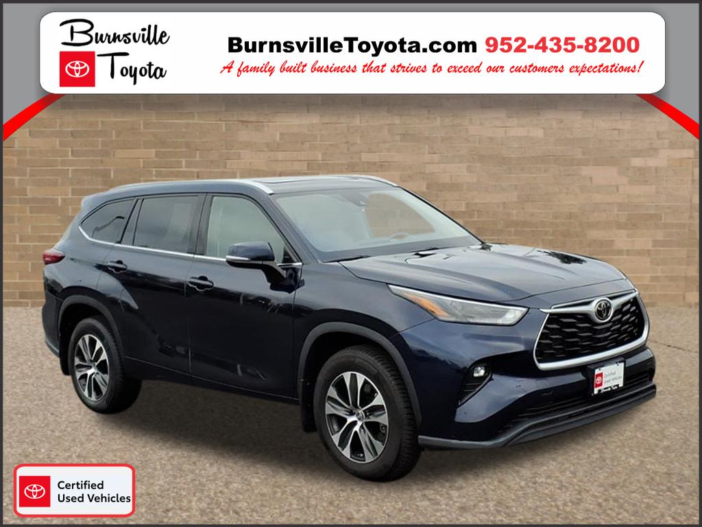 2022 Toyota Highlander XLE's photo