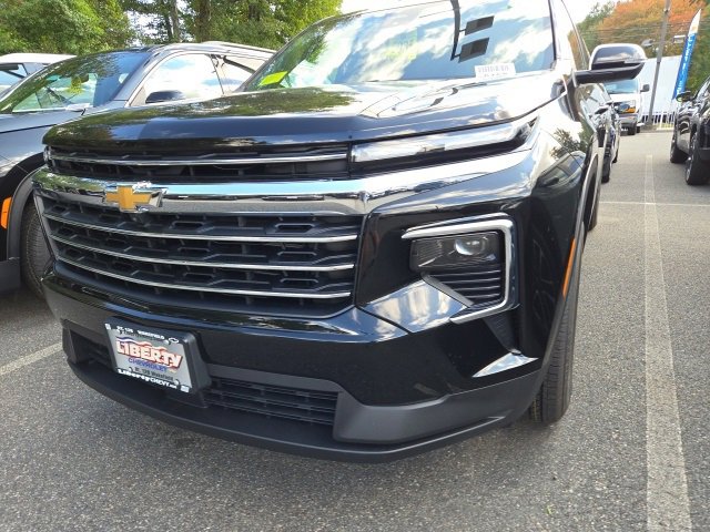 2026 Chevrolet Traverse photo 2