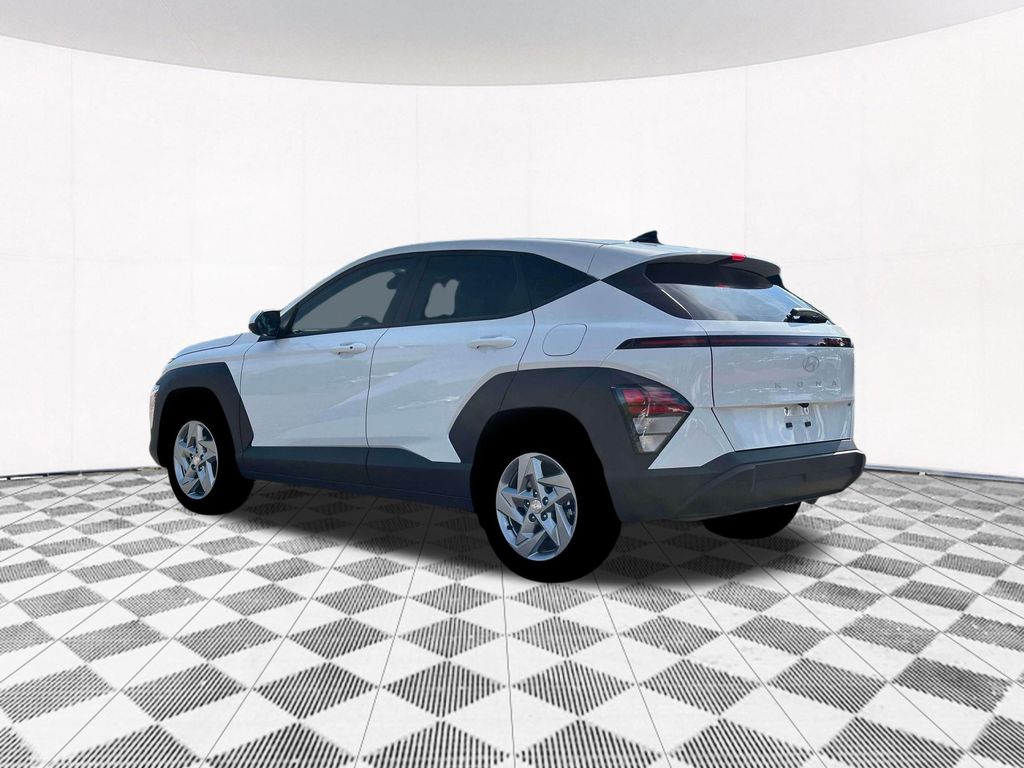 2026 Hyundai Kona SE photo 3