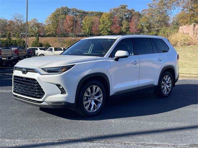 2024 Toyota Highlander Hybrid Limited photo 3