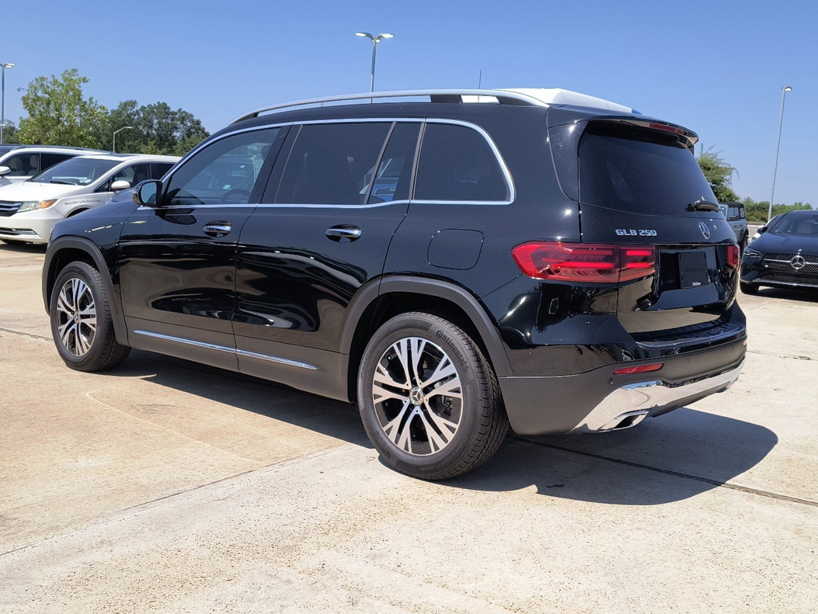 2024 Mercedes Benz GLB 250 photo 4