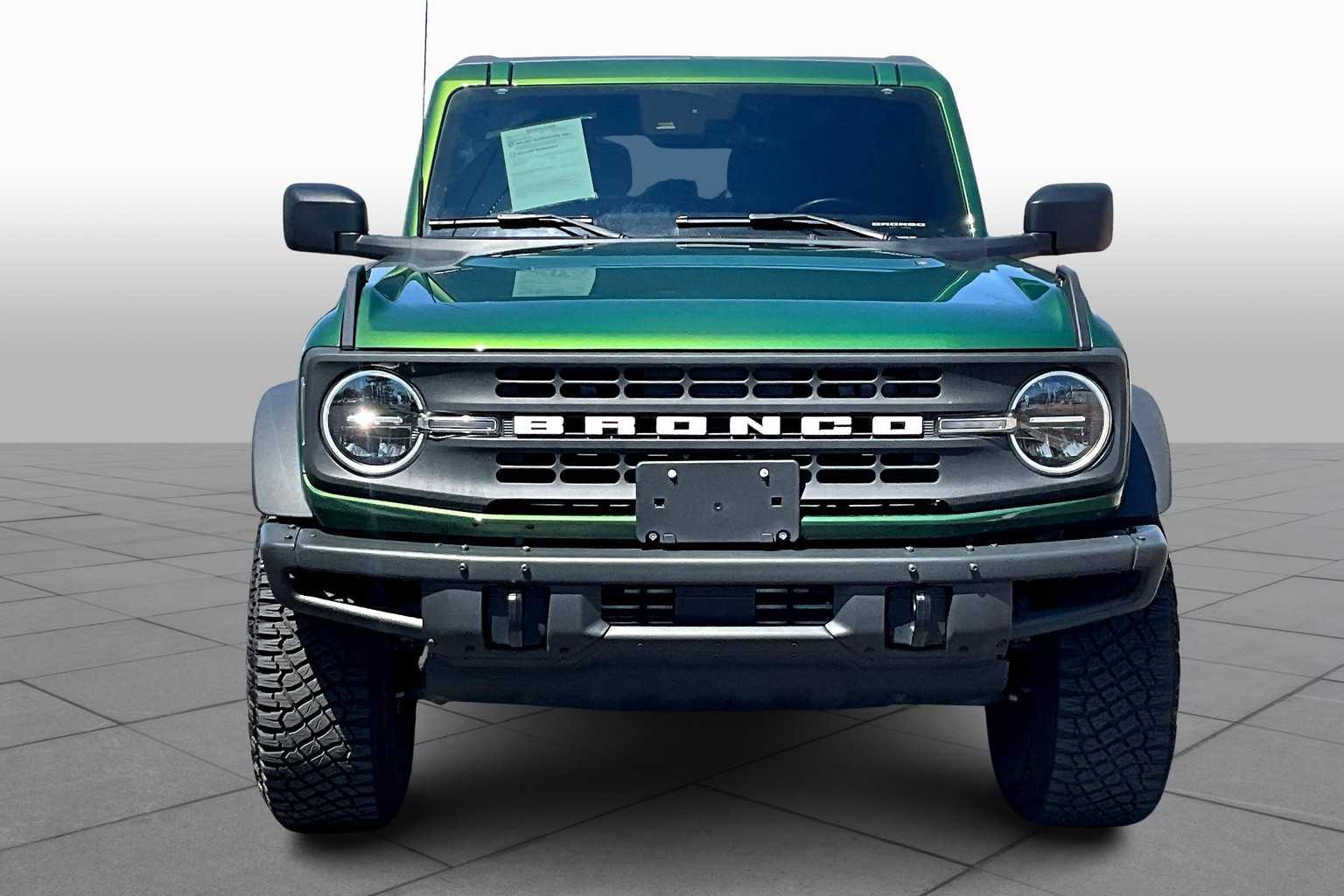 2023 Ford Bronco Black Diamond photo 3