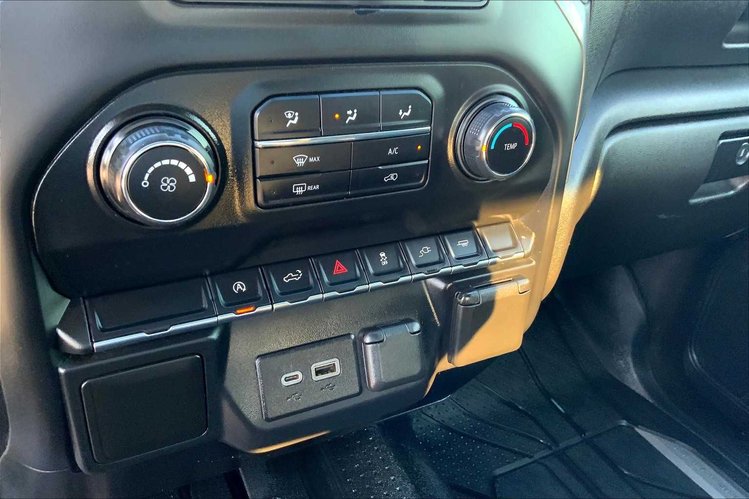 2021 Chevrolet Silverado 1500 Custom photo 31