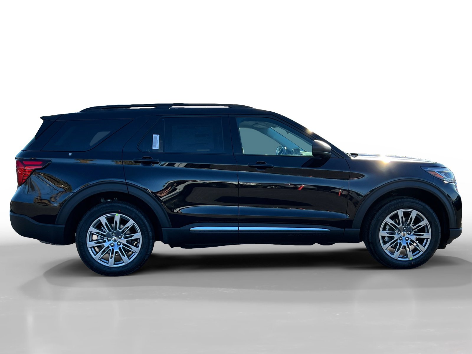 2025 Ford Explorer photo 6