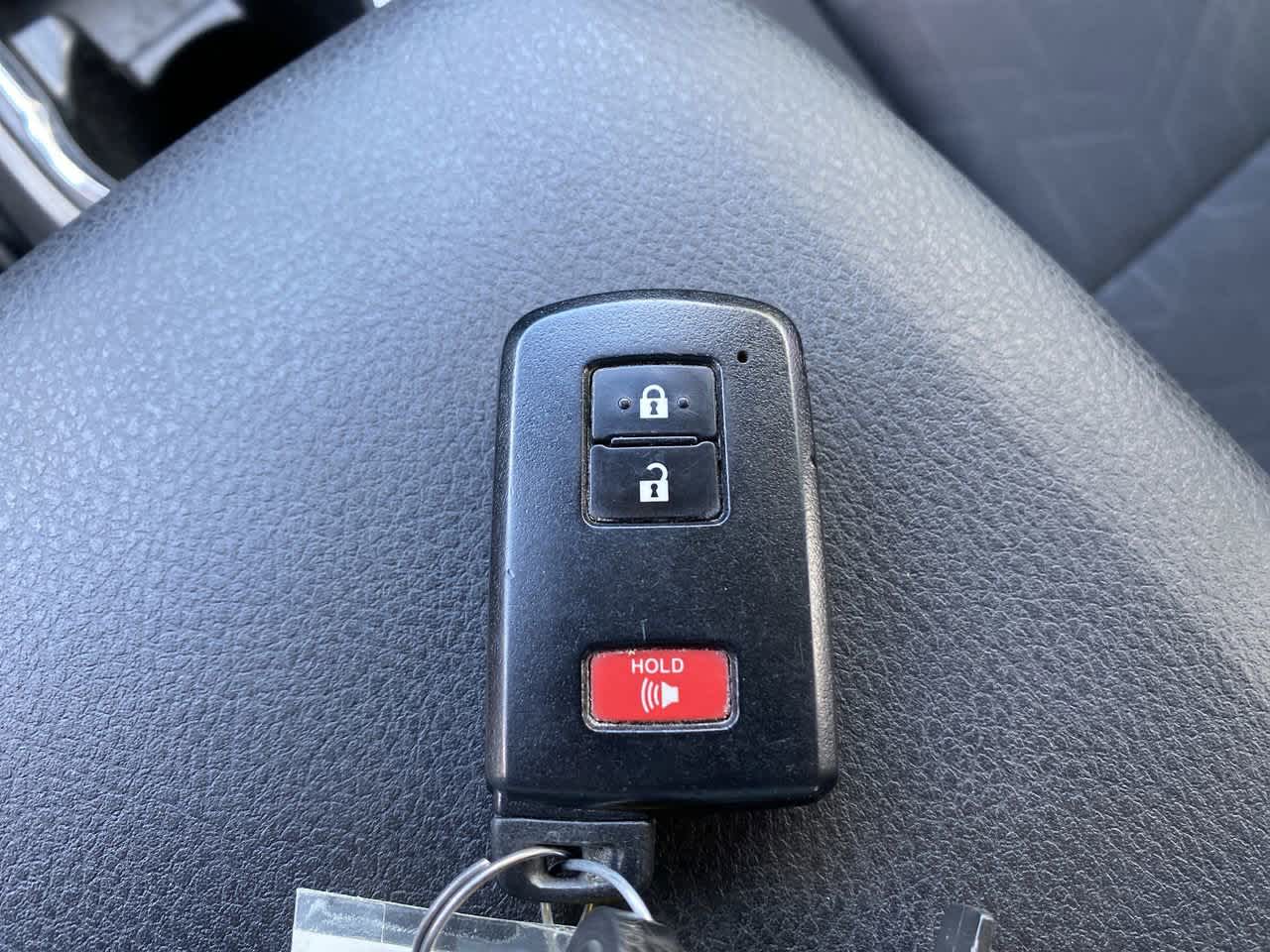 2019 Toyota Tacoma TRD Sport photo 23