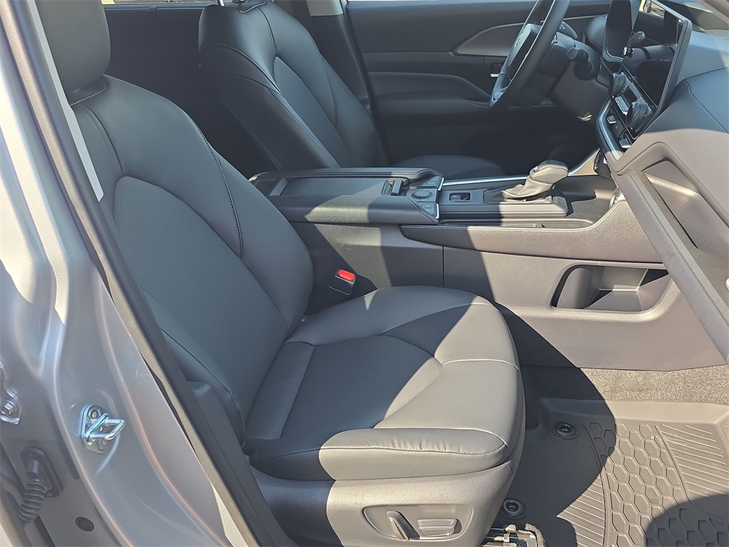 2025 Toyota Highlander Hybrid XLE photo 32
