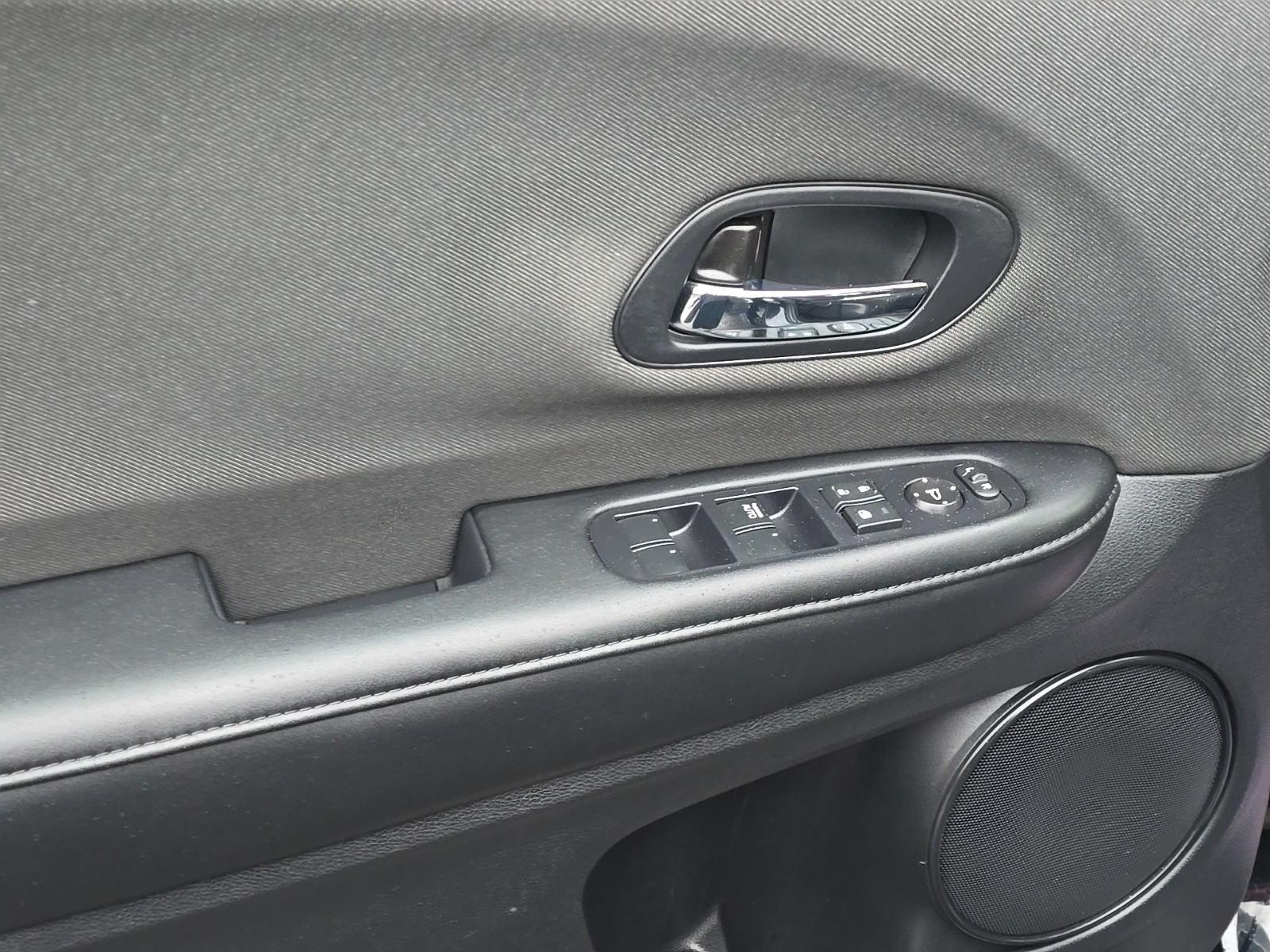 2020 Honda HR-V LX photo 15