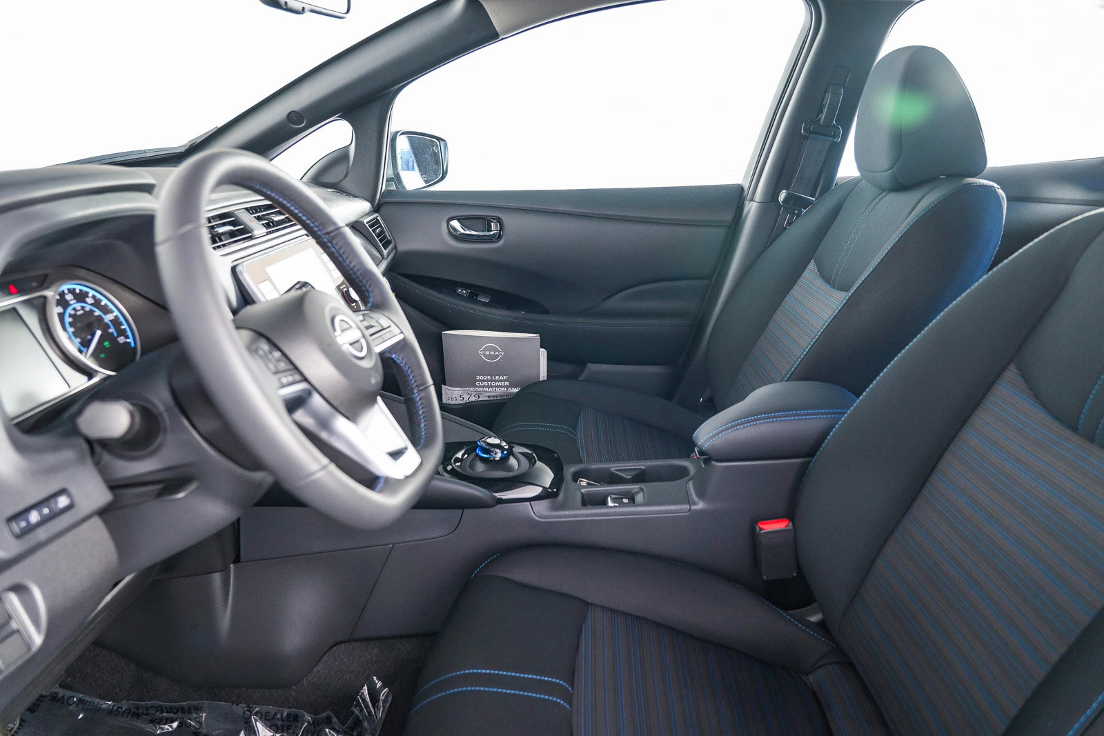 2025 Nissan Leaf SV Plus photo 19