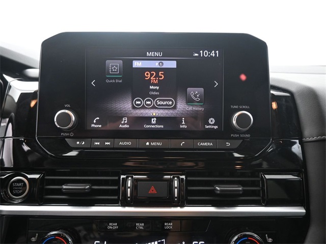 2022 Nissan Pathfinder SV photo 5