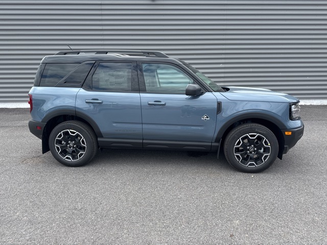 2025 Ford Bronco Sport Outer Banks photo 2