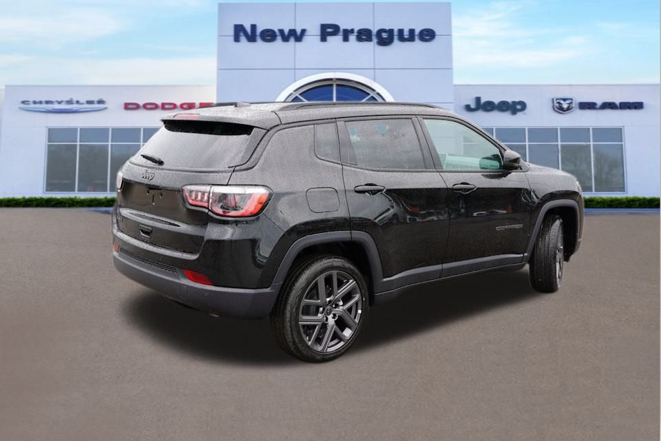 2025 Jeep Compass Limited photo 3