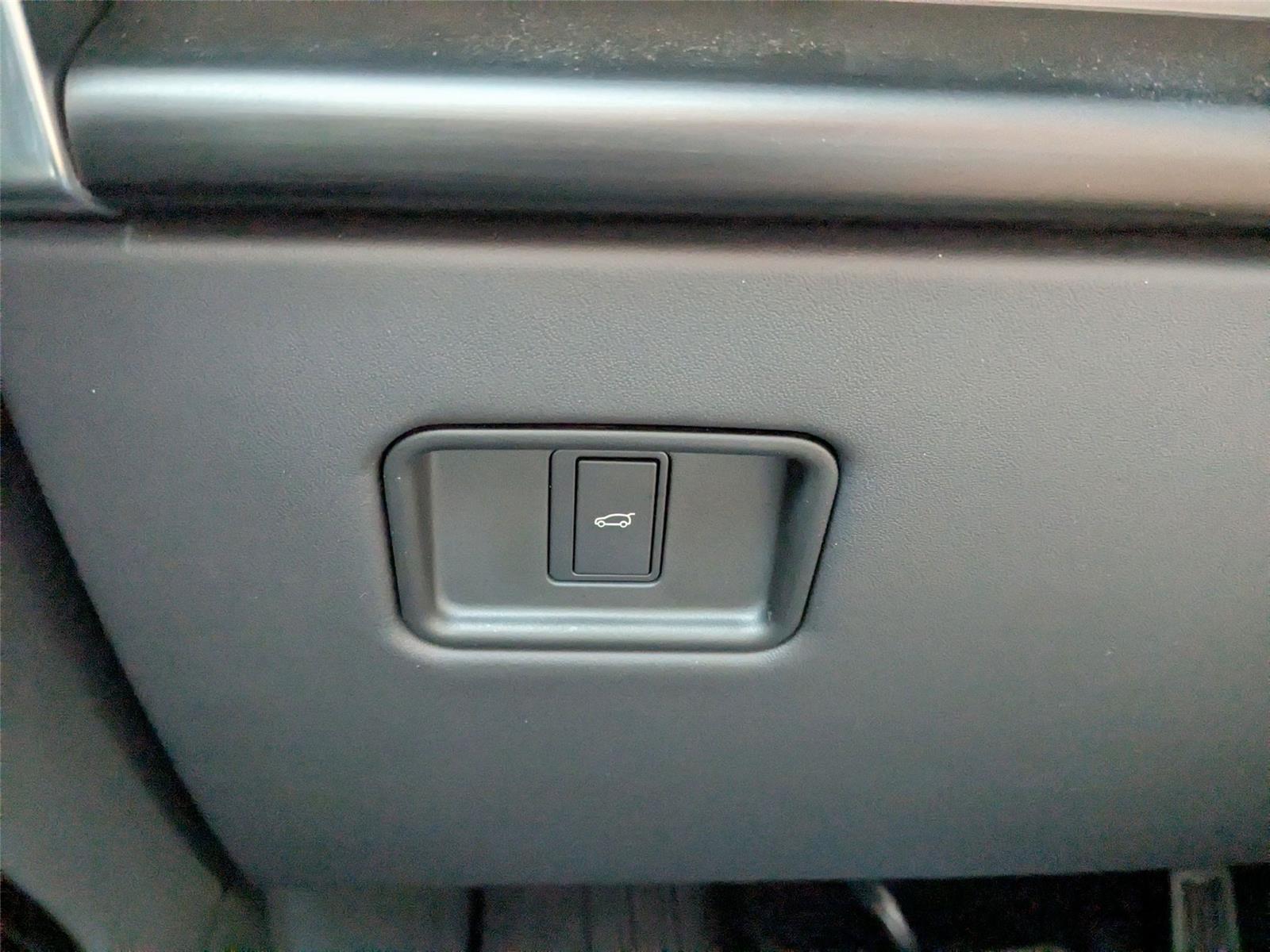 2024 Land Rover Range Rover SV photo 15