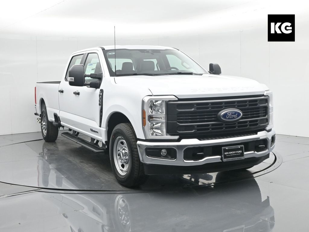 2026 Ford F-350 Super Duty XL's photo
