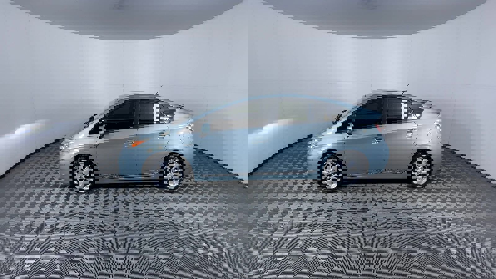 2015 Toyota Prius Four photo 5