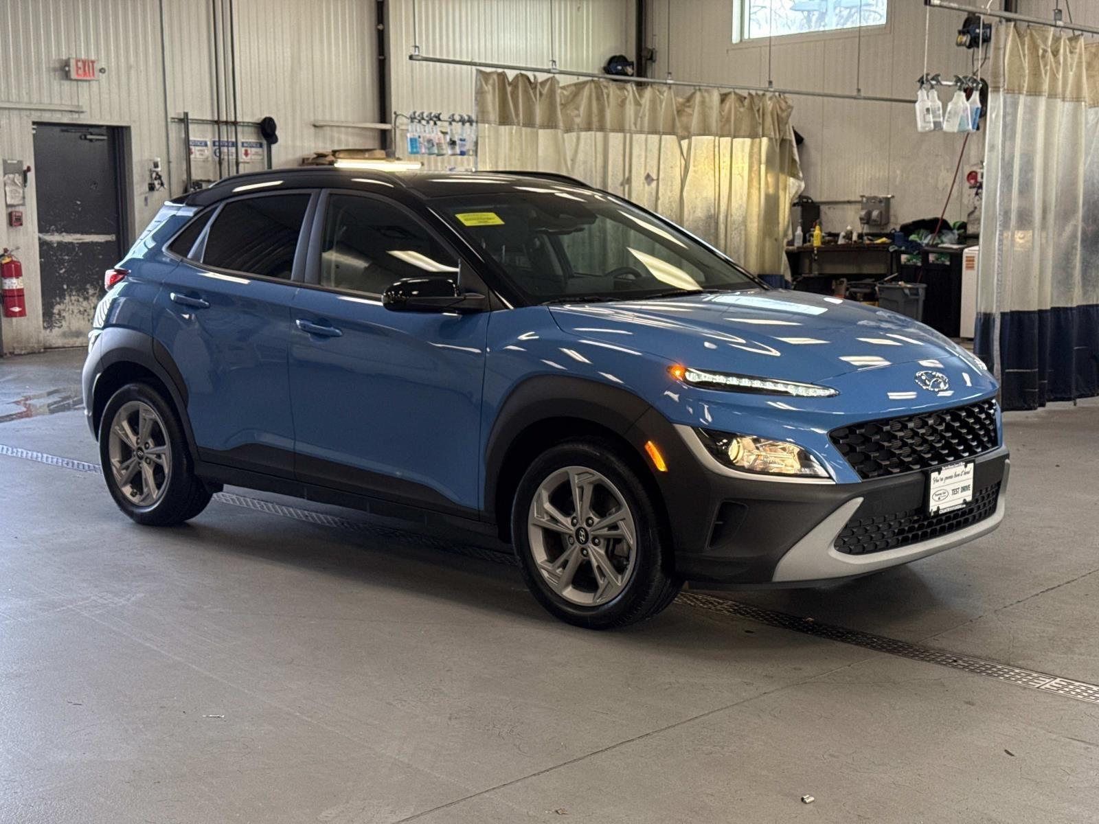 2023 Hyundai Kona SEL photo 2