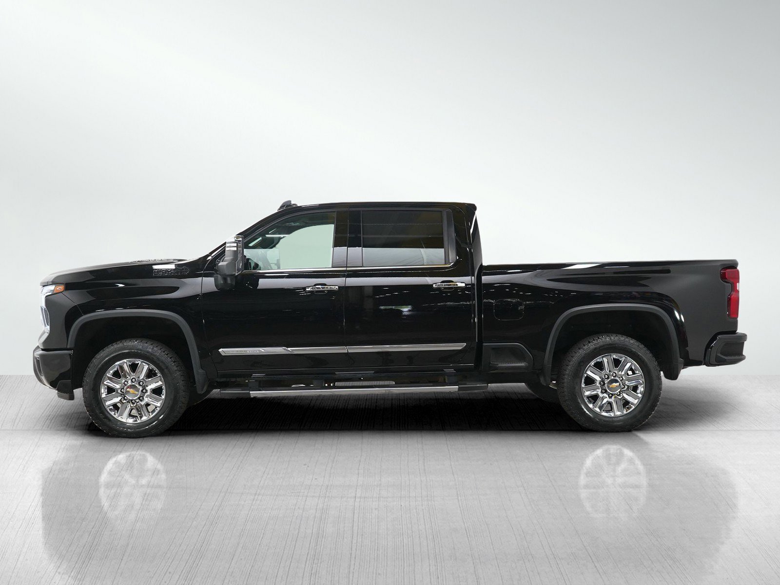 Used 2024 Chevrolet Silverado 2500HD High Country with VIN 2GC1YRE77R1130107 for sale in Bloomington, Minnesota