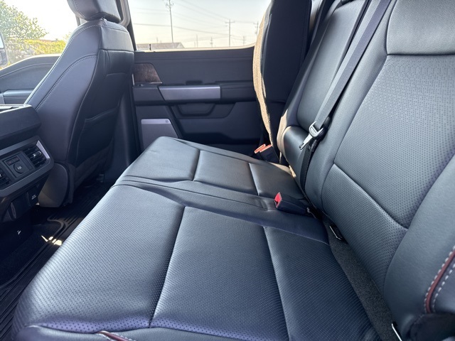 2023 Ford F-250 Lariat photo 21