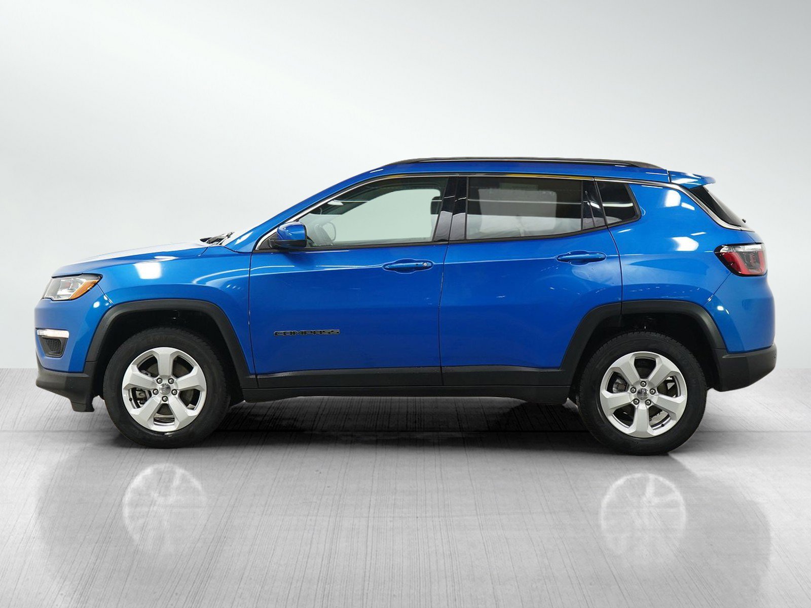 Used 2018 Jeep Compass Latitude with VIN 3C4NJDBB6JT484950 for sale in South Saint Paul, Minnesota