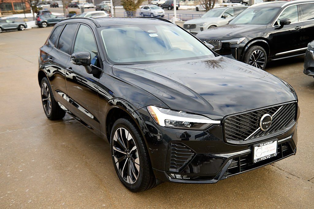 2026 VOLVO XC60 - Image 3