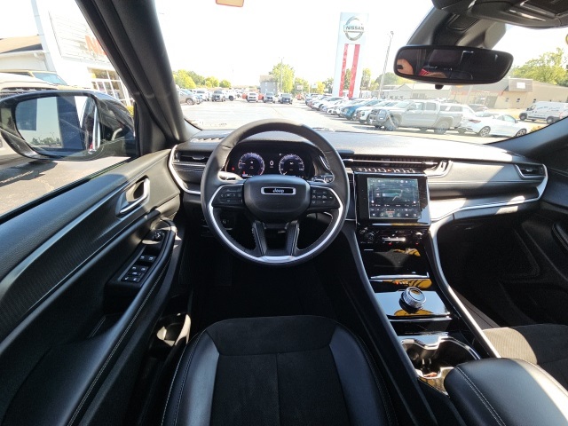 2023 Jeep Grand Cherokee Altitude photo 23