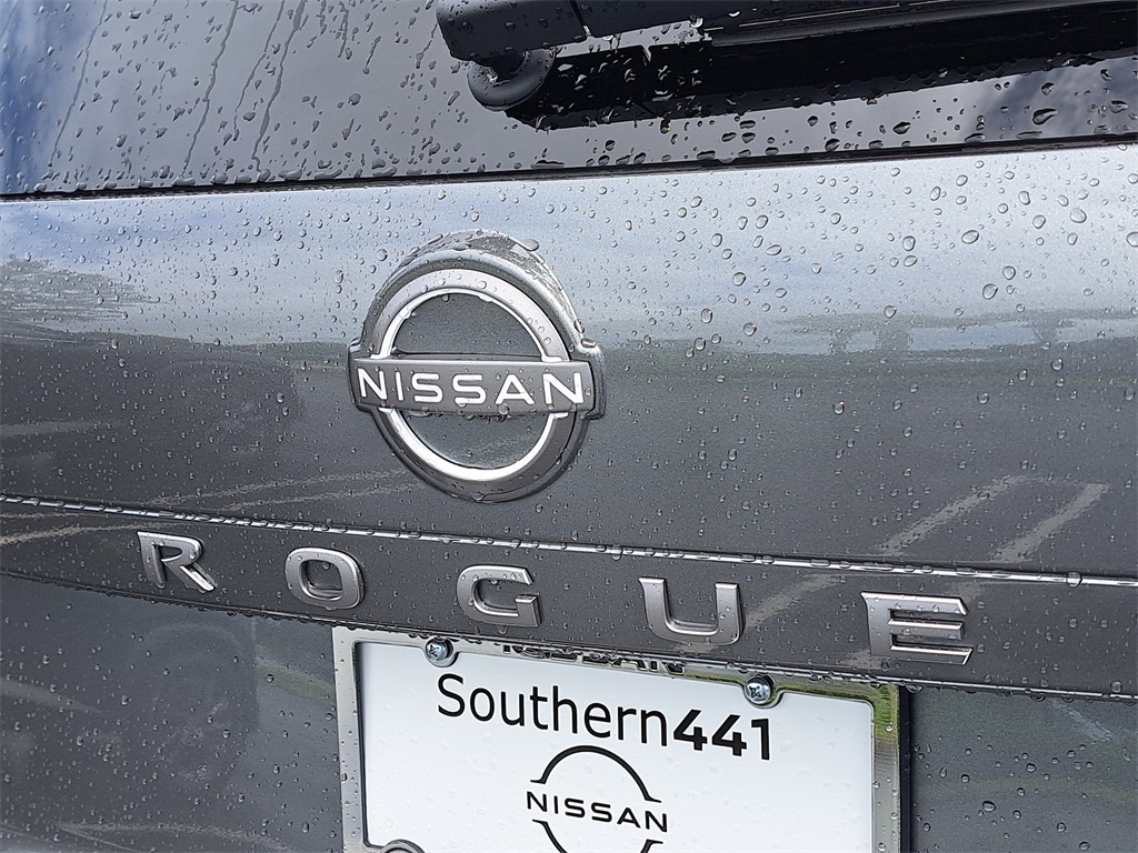 2026 Nissan Rogue SV photo 9