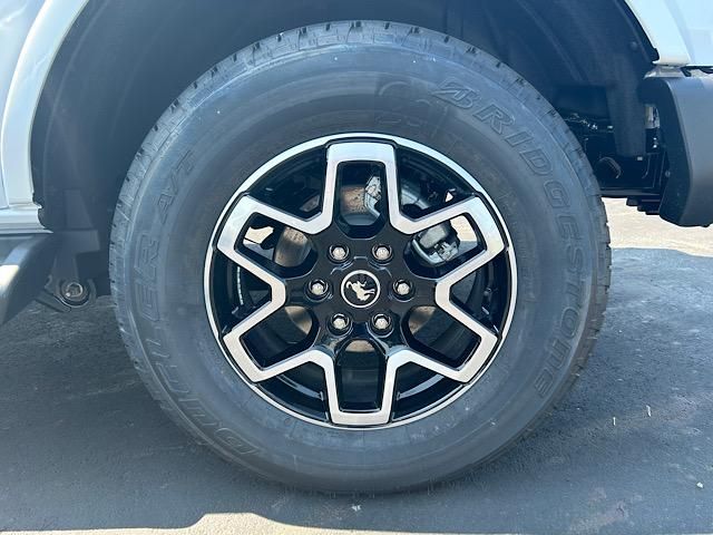2025 Ford Bronco Outer Banks photo 37