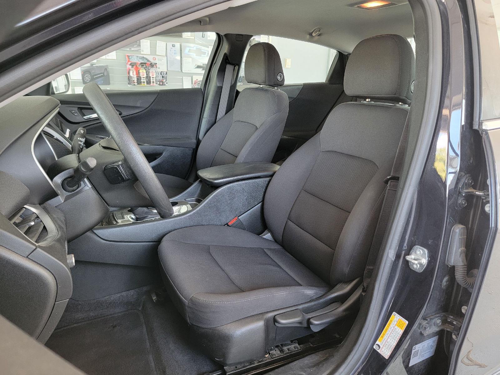 2022 Chevrolet Malibu LS photo 10