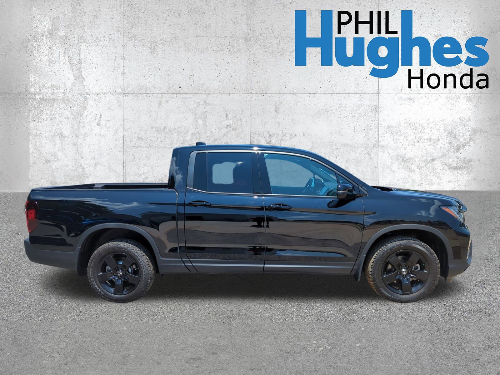 2024 Honda Ridgeline Black Edition photo 2
