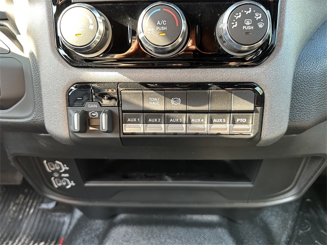 2026 Ram 3500 Tradesman photo 17