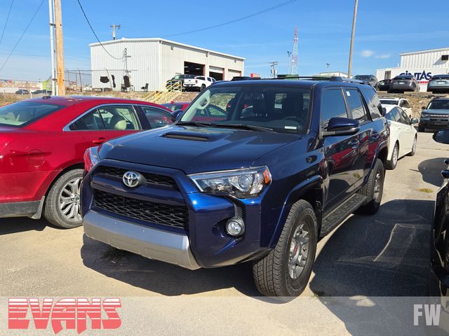 2018 Toyota 4Runner TRD Off-Road Premium photo 2