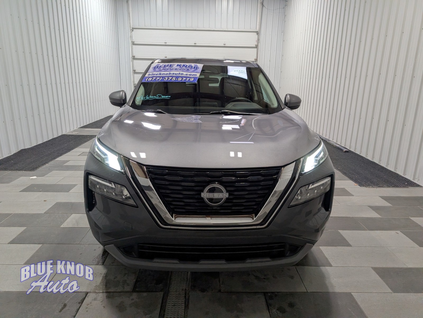 2023 Nissan Rogue SV photo 3