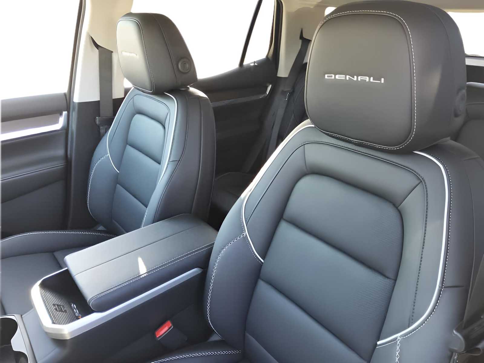 2026 Gmc Terrain Denali photo 3