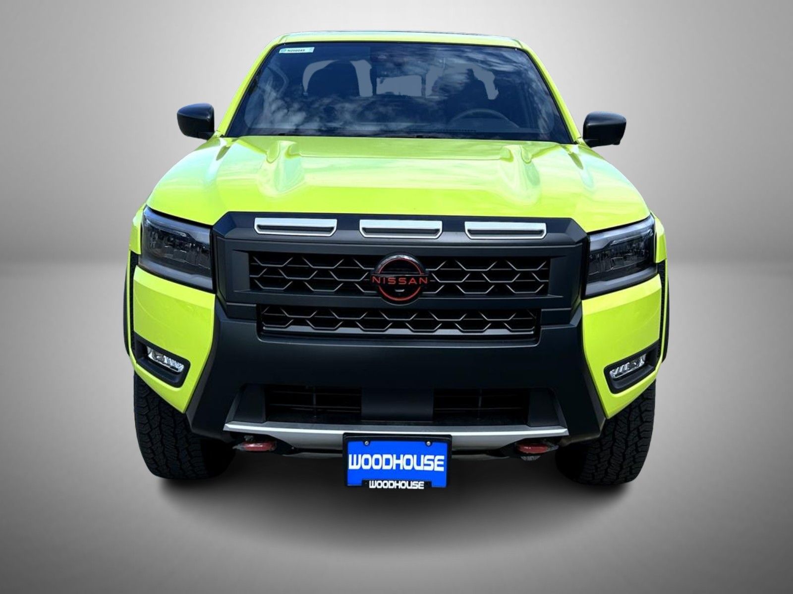 2026 Nissan Frontier photo 2