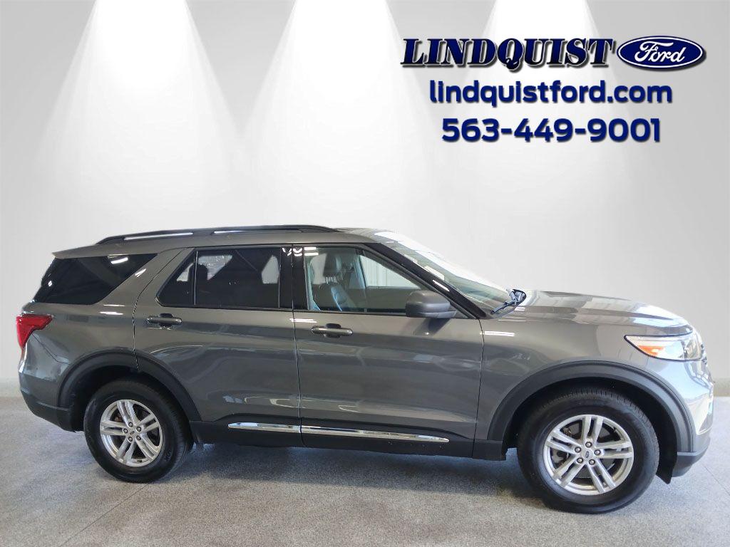 2023 Ford Explorer XLT's photo