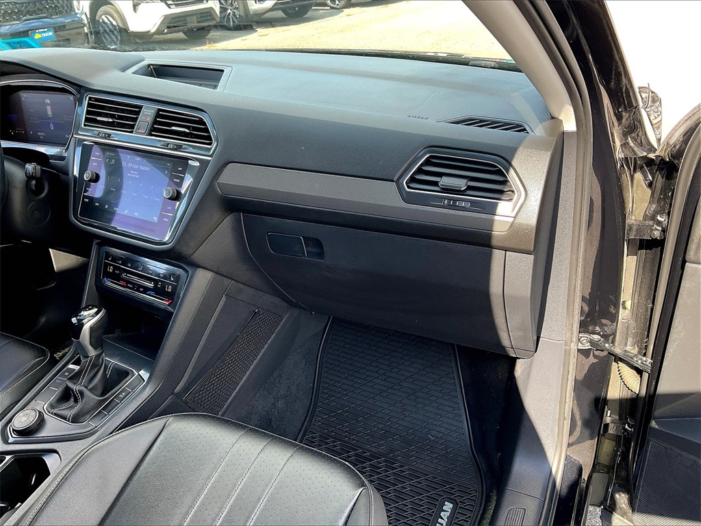 2022 Volkswagen Tiguan SE photo 12