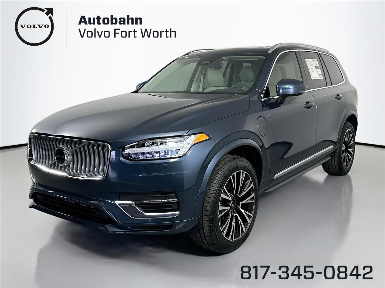 2025 Volvo XC90 Plus's photo