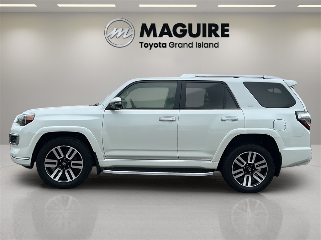 2022 Toyota 4Runner Limited photo 2
